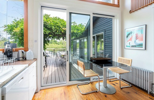 Putnam Valley House | Sunny house on Lake Oscawana