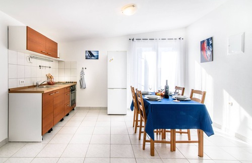 Tisno House | Sunny House Zoric Umene Tisno, your summer base!