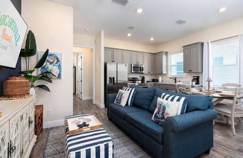 West Kissimmee Cottage | Sunny Margaritaville Cottage - Private Pool, Full Kitchen & Living Area