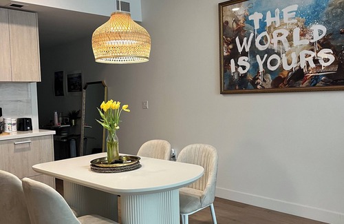 Downtown San Jose Condo | Sunny, Modern, Cozy 1-Bedroom + Den Condo – Fully Equipped!