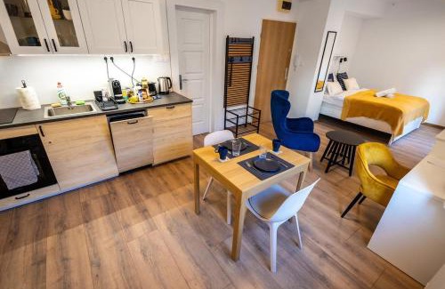 Ferencvaros Apartment | Sunny Nest at Oradea Square