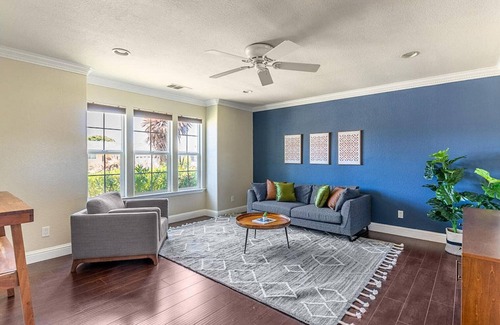 Newark House | Sunny Newark 4BR w/ Backyard & A/C, near Bars & Groceries, by Blueground