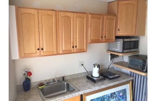 Dorchester Apartment | Sunny Ocean-View Suite near subway w/kitchen & private bath