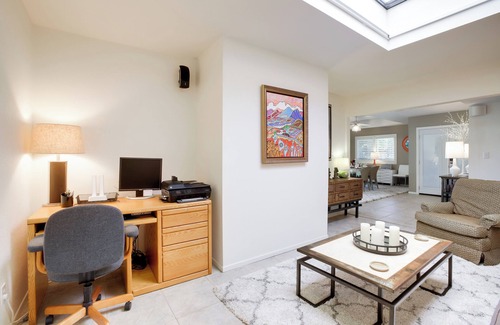 Sonora Sunrise Condo | Sunny Palm Springs Haven: Fenced Patio, 6 Pools!