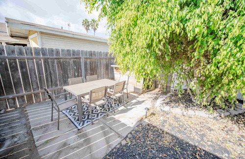Corridor House | Sunny Retreat near San Diego Zoo, Beach & Downrown