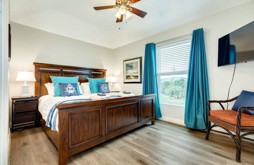 Isla Del Sol House | Sunny Sails - Fully Fenced, Stunning Decor!