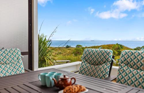 Papamoa Beach House | Sunny Seas Papamoa Beachfront Retreat