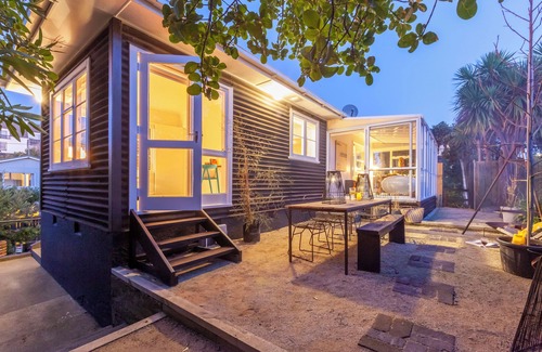 Paraparaumu House | Sunny Seaside Escape - Raumati South