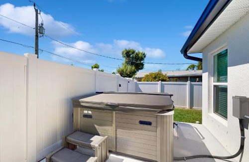 Englewood East House | Sunny Shores