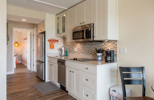 Crescent Beach Condo | Sunny Side Up! DIRECT OCEANFRONT END UNIT! FALL Deals Now!