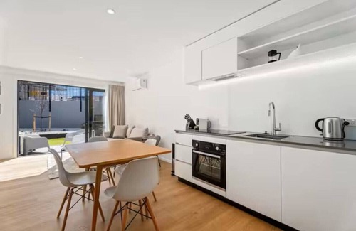Albert Town House | Sunny Stay in Wanaka