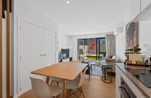 Albert Town House | Sunny Stay in Wanaka