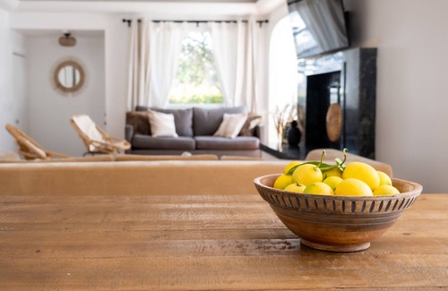 Culver - West House | Sunny & Stylish 4BE/2BA Mar Vista/Venice Beach House