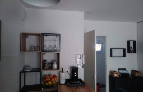 Audenge Apartment | Sunny T2 apartment with woodland view