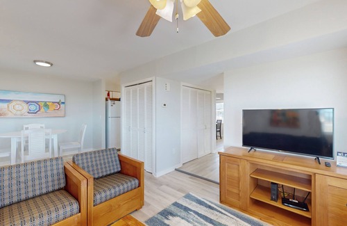 Buxton House | Sunny townhouse w/ocean view, private W/D, central AC, and pool access