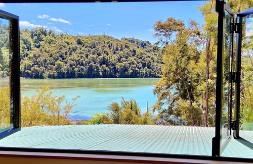 Kaiteriteri House | Sunny & tranquil house by the beaches and MTB Park!
