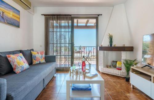 La Capellania Apartment | Sunny Tranquility With Pool - Happy Rentals