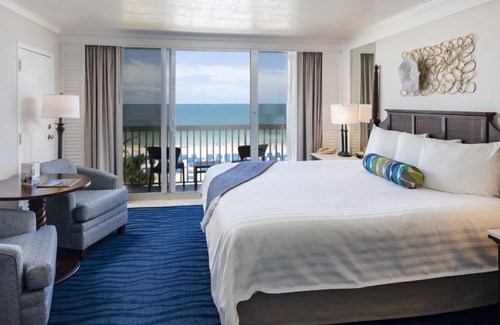 St. Pete Beach Hotel | Sunny Vacay! Relaxing View, Outdoor Pools, Parking, Dogs Allowed!