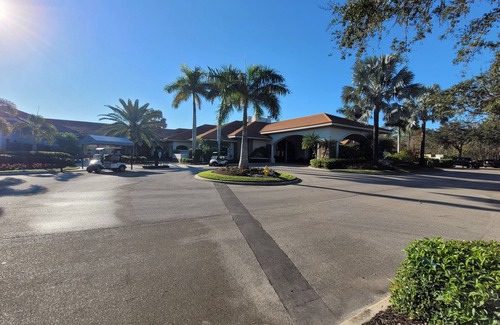 Naples Condo | Sunny Winter: Golf, Tennis/Pickleball and Dining