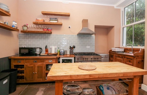 Arnside Cottage | SUNNYCOTE, pet friendly, character holiday cottage in Arnside