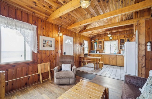 Northeastern Michigan Apartment | Sunnyside 2BR/1BA Relaxing Lakefront Retreat