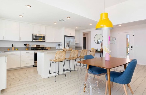 Desert Hot Springs House | Sunray House Modern Getaway Pool Spa Tesla Charger