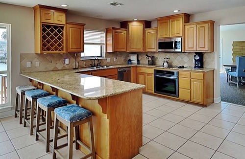 Palm Harbor Cottage | Sunrise Bay