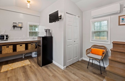 Auburn Cabin | Sunrise Cozy Tiny House. 15 minutes from Auburn University, Bucee's & Walmart