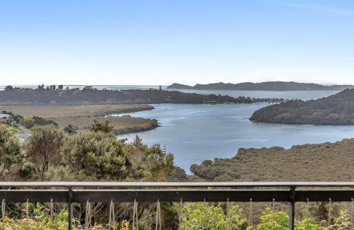 Haruru House | Sunrise Lookout - Paihia Holiday Home