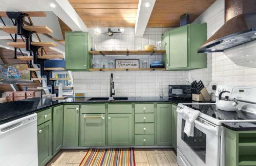 Sunrise Beach House | Sunrise Oasis - Enjoy Lakefront Living