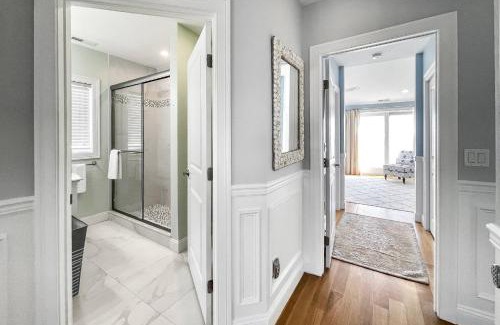 Milford House | Sunrise Waterfront Retreat