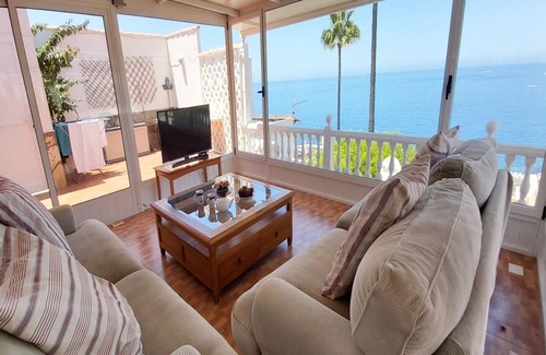 Balito House | Sunset Balcony with Ocean Views and pool access!
