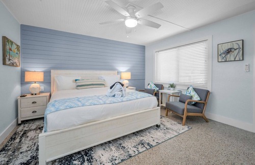 Sunset Beach Hotel | Sunset beach- Boutique hotel- Large dock!