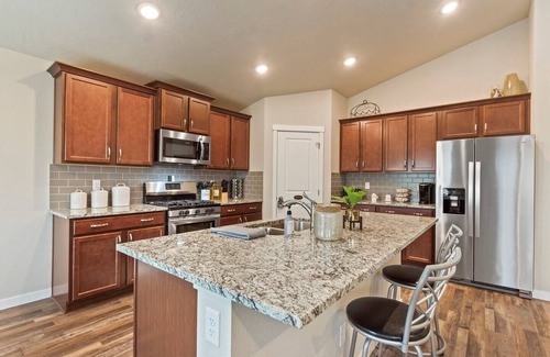 Nampa House | Sunset beauty ~ 4bed ~ King Master ~ Newly built