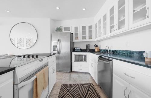 Ocean Beach House | Sunset Cliffs Lookout - Ocean Front Luxury Condo