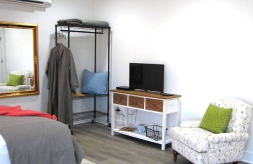 Readyville Cottage | Sunset Cottage nPeaceful, Relaxing Luxury in the Country.