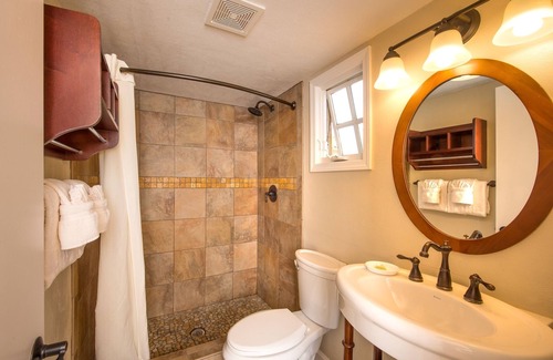 Pacific Grove Bed & Breakfast | Sunset Inn - Charming Beautiful Inn (First Cabin)