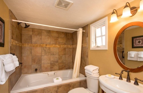 Pacific Grove Bed & Breakfast | Sunset Inn - Charming Beautiful Inn (First Cabin)
