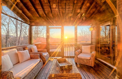 Fannin County Cabin | Sunset Mountain Views- Spacious Luxurious cabin