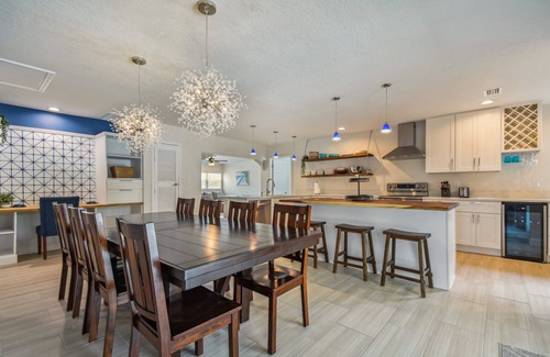 Tarpon Springs House | Sunset Oasis - Private Heated Pool Home Near Beach, Sponge Docks, Tarpon Springs