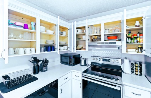 BallenIsles House | Sunset Oasis ☆ Digsify ☆ Relaxing Vacation Home with Jacuzzi ☆ Near Beaches