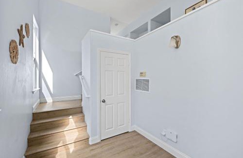 Townsite House | Sunset On The Strand