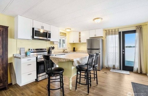 Moses Lake House | Sunset Paradise