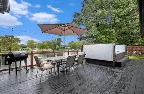 Wyatt House | Sunset Point