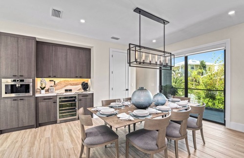 Anna Maria House | Sunset Reflections | LUXURY Home, Private Pool, Spa, Rooftop, Game Room, and MORE!