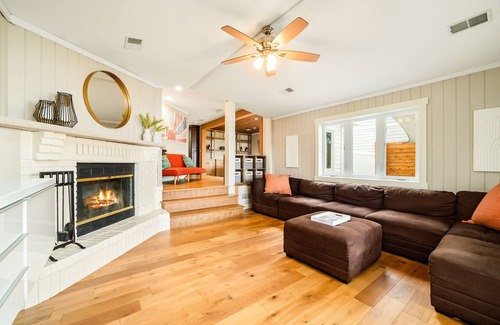 Big Lake Cabin | Sunset Retreat 4 Seasons Lake Home - Pedal Boat, Canoe & Kayak