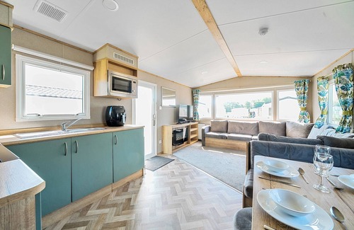 Hayling Island Cottage | SUNSET SANDS - HAYLING ISLAND in Hayling Island Holiday Park