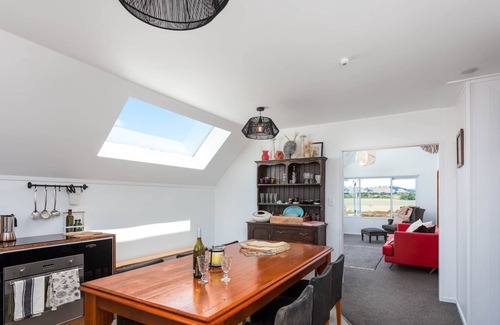 Bowentown House | Sunset Sands Holiday Accommodation