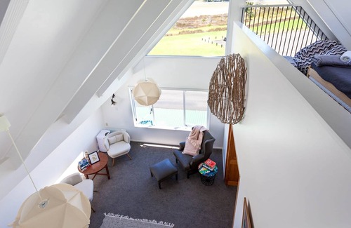 Bowentown House | Sunset Sands Holiday Accommodation