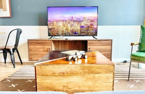 East Village Apartment | Sunset Stay In Downtown San Diego